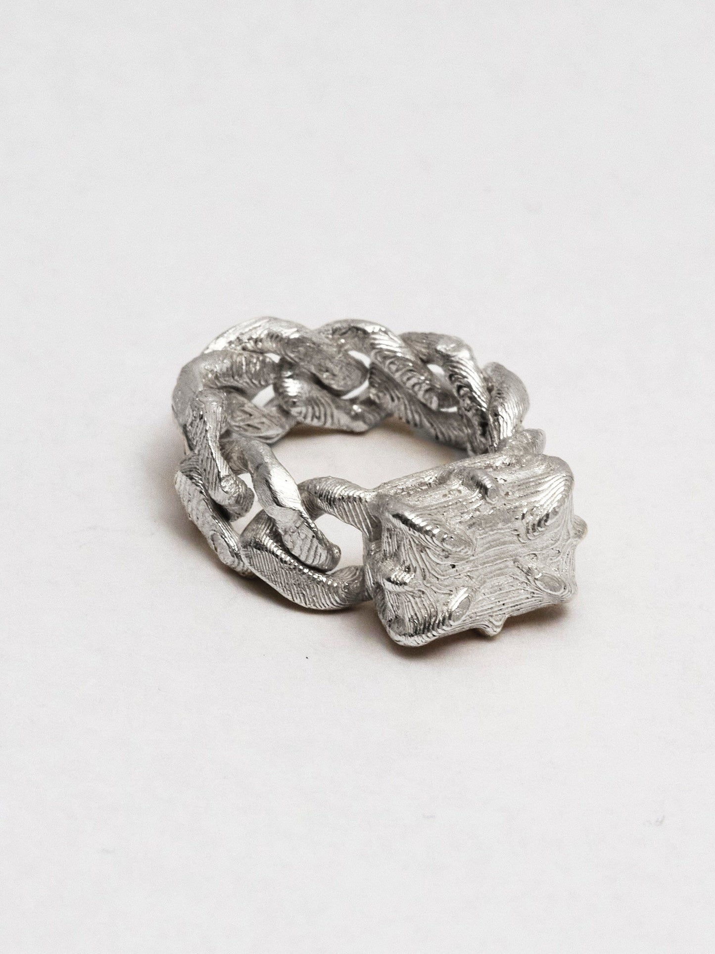 The Rohma loose link ring - textured-MQT-APOC STORE