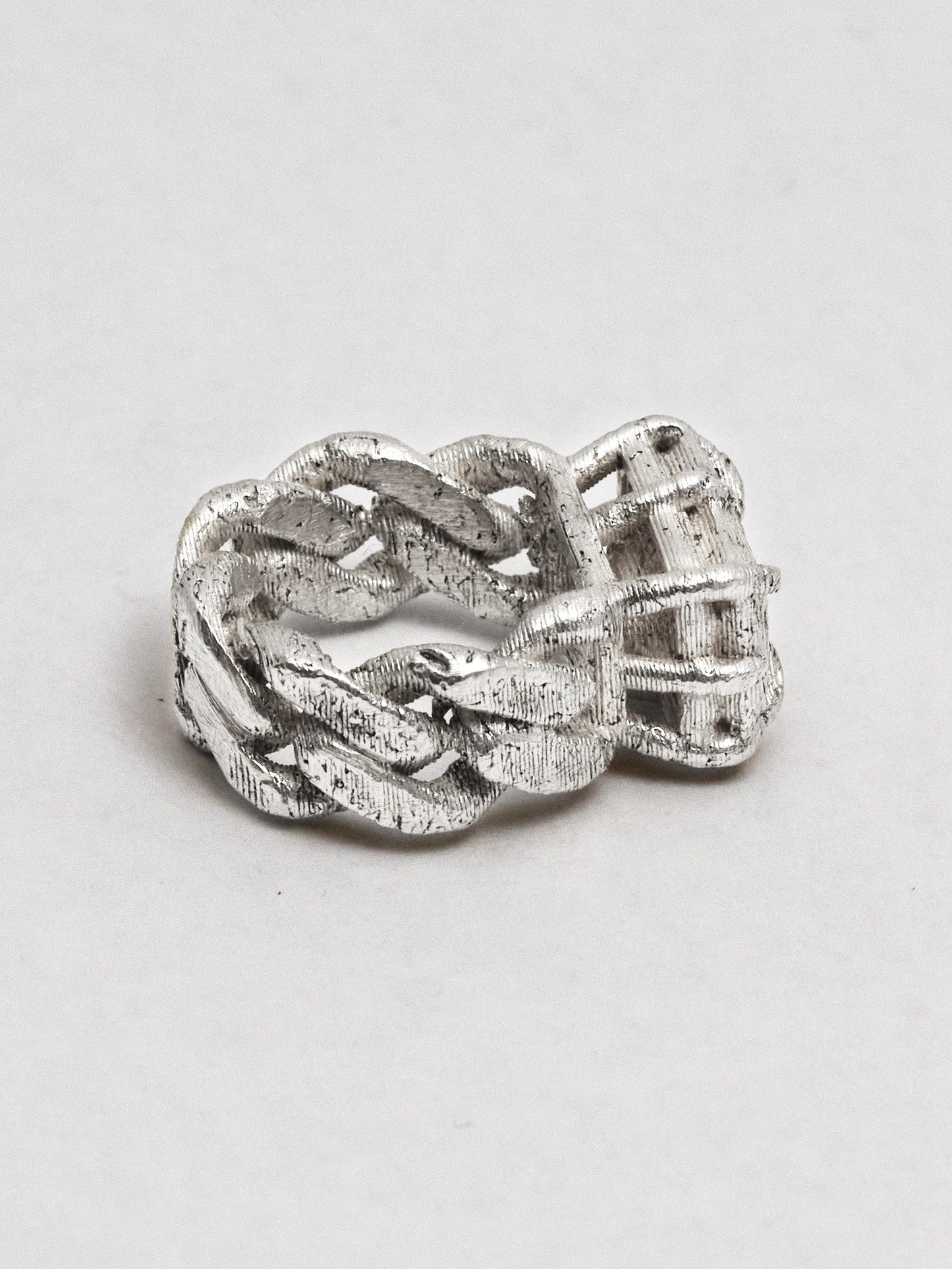 The Rohma Ring - Textured-MQT-APOC STORE