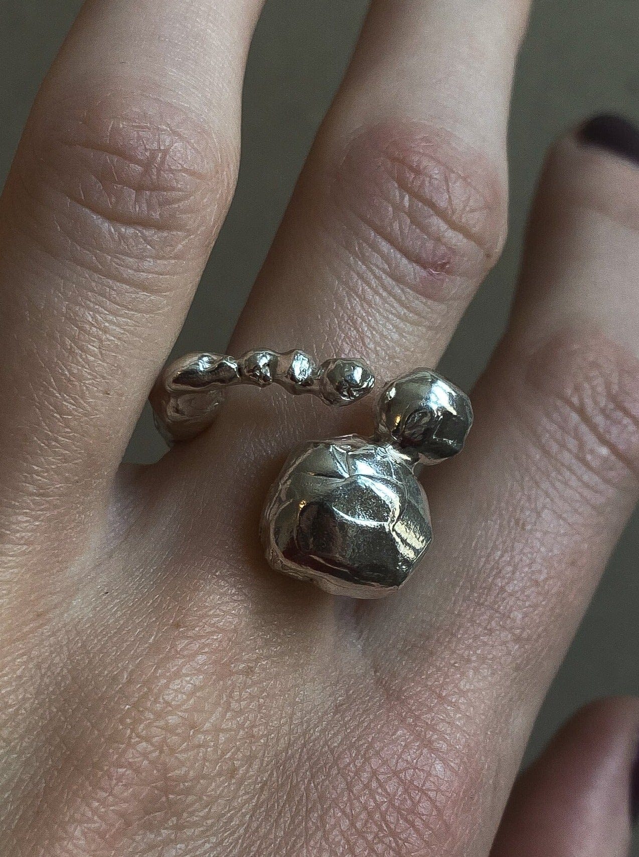 Metallic beads ring-MIFIG-APOC STORE