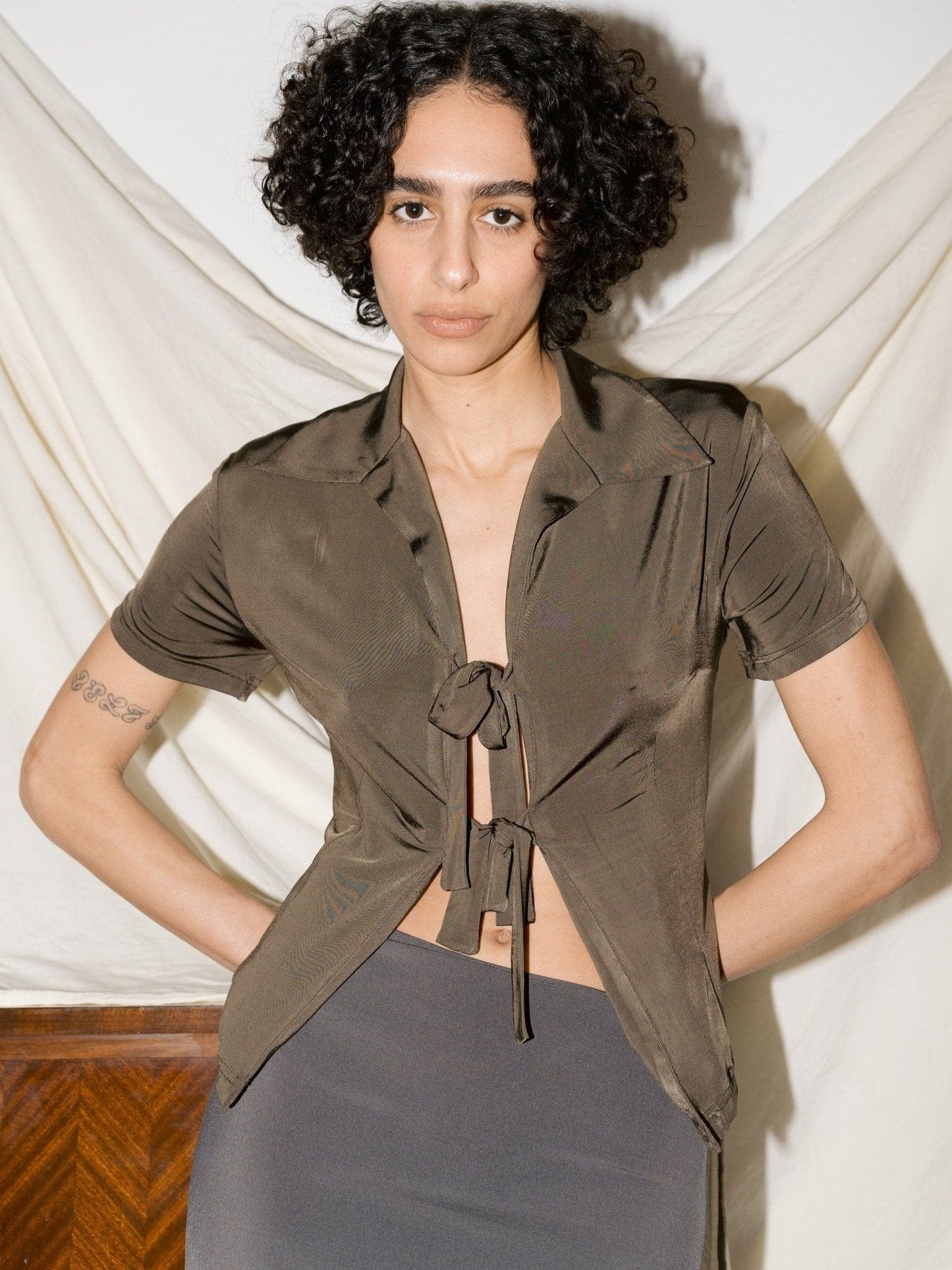 NURA T-SHIRT-Nadine Mos-APOC STORE