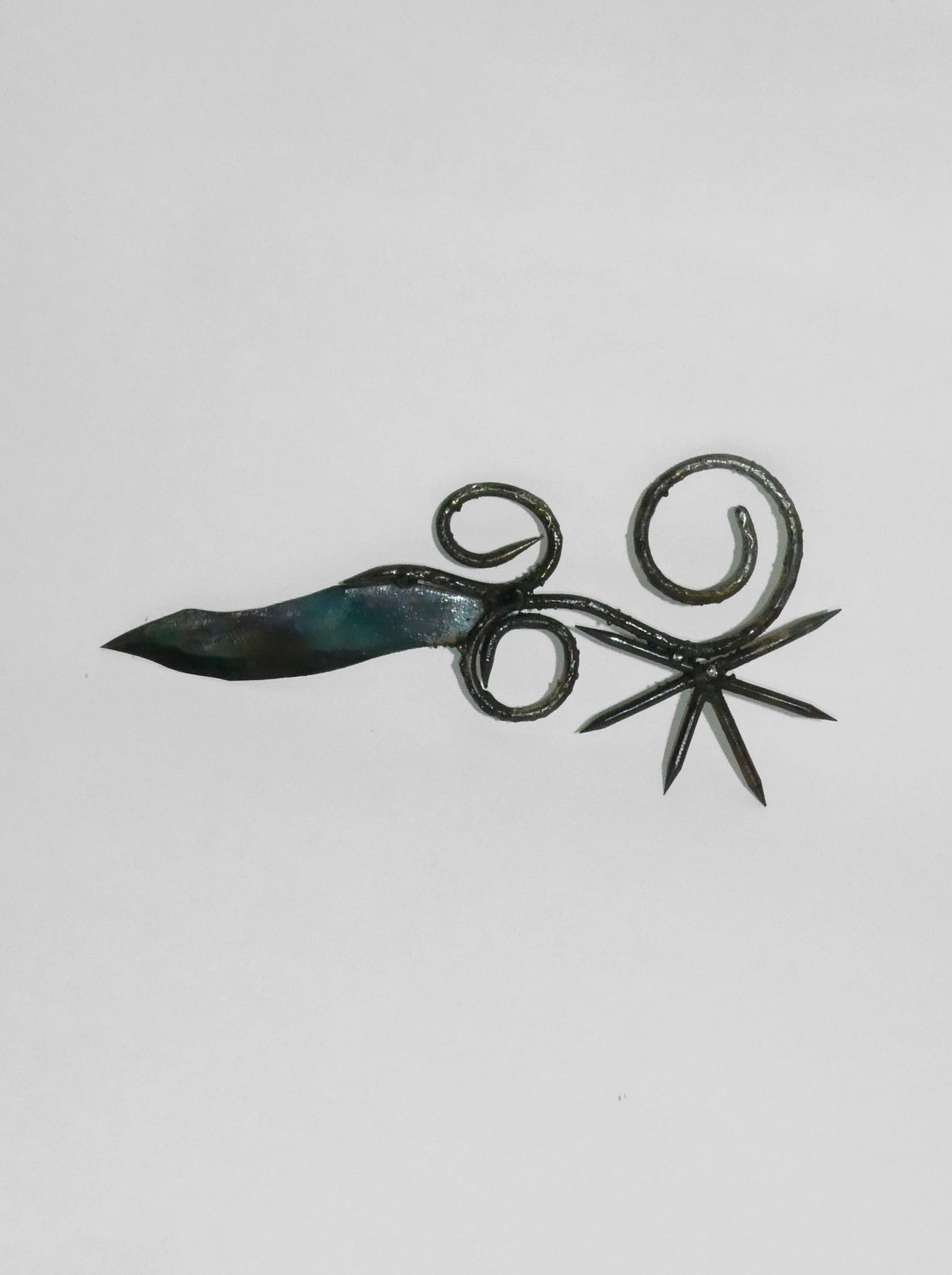 The black knife-Chloe Arrouy-APOC STORE