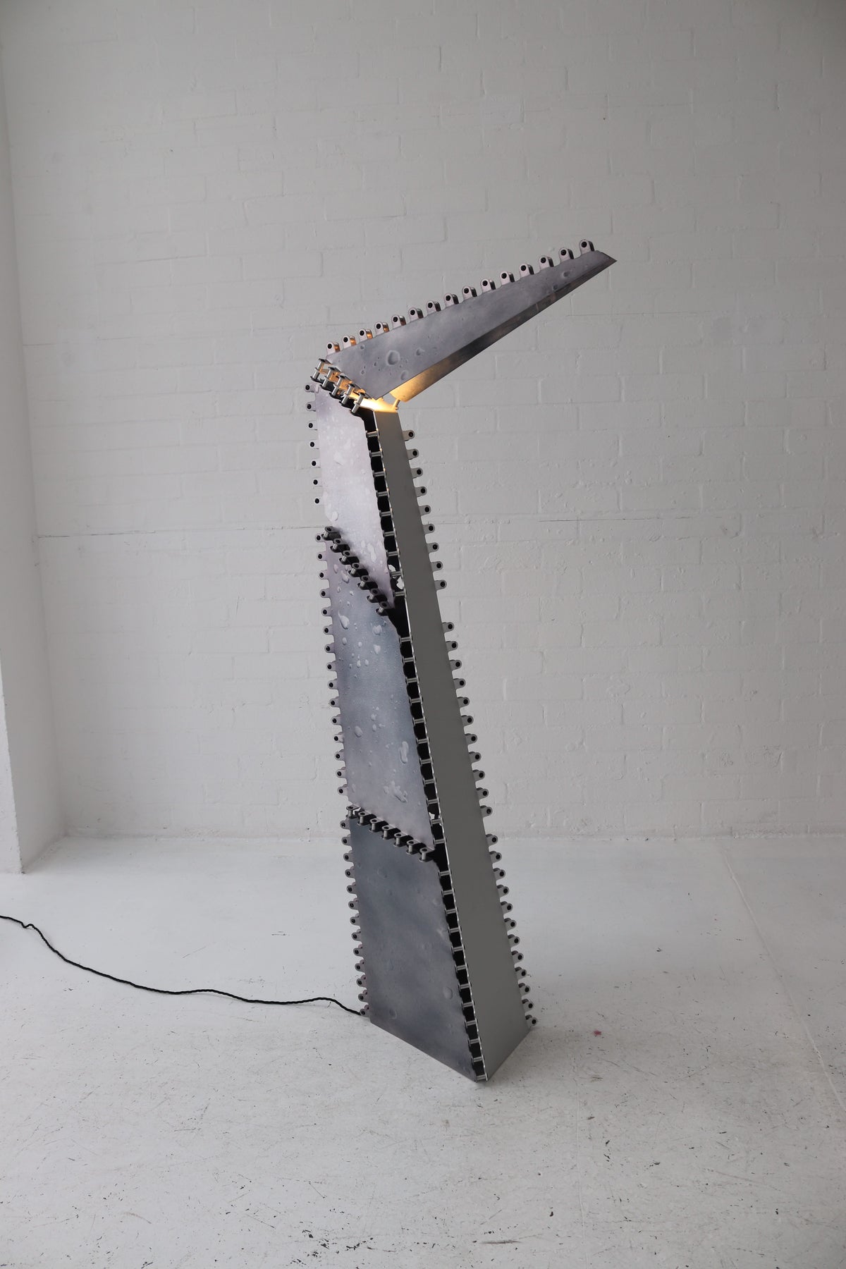 300 Rivets - Floor Lamp