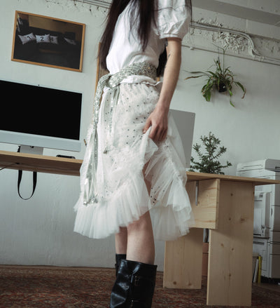 BANDING RUFFLE SHA DOT SKIRT - WHITE-SAENGIN STUDIOS-APOC STORE
