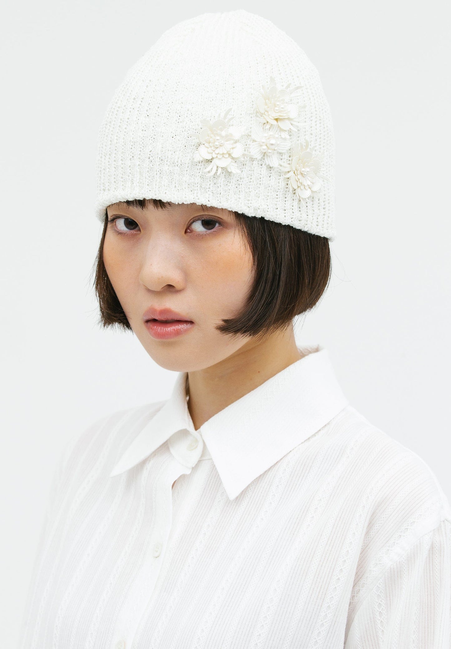 FLOWER PATCH BEANIE WHITE-SAENGIN STUDIOS-APOC STORE