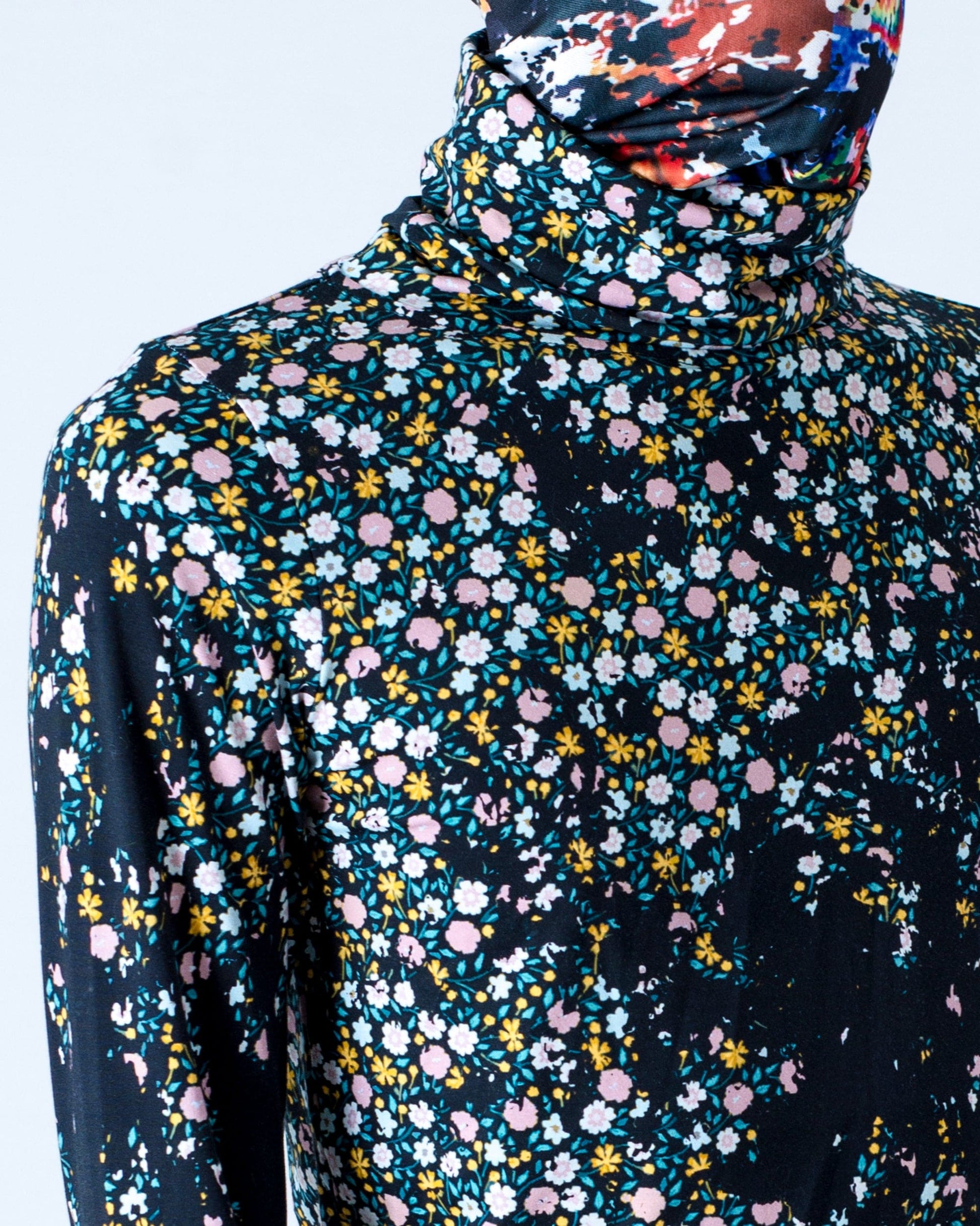 DISTRESSED VINTAGE FLORAL PRINT TURTLENECK-KAWAkEY-APOC STORE