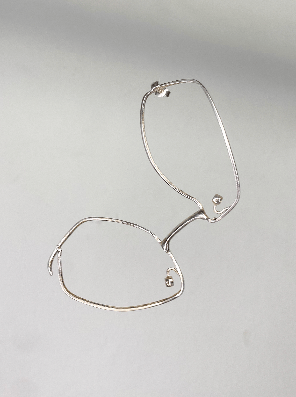 Single big silver glasses earring 3-Lou de Bètoly-APOC STORE