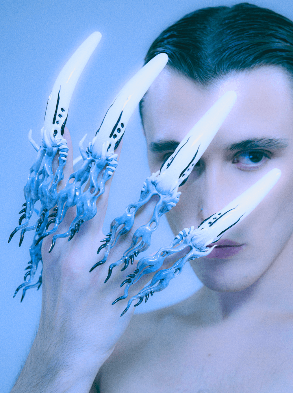 Giger White-Texto Dallas-APOC STORE