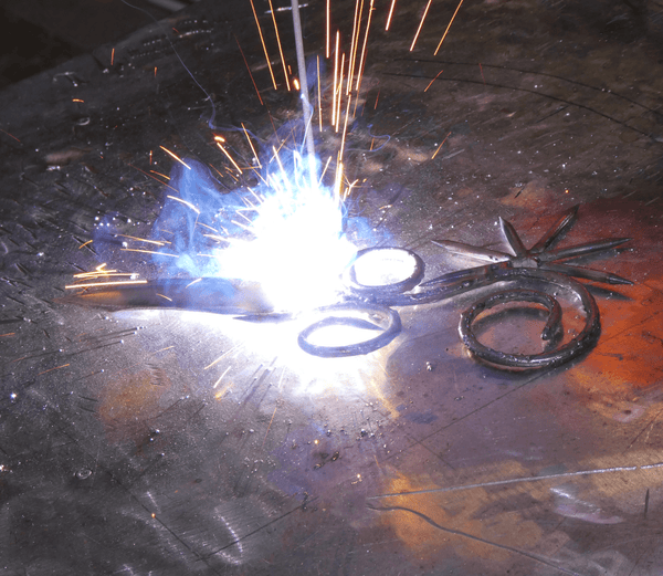 The black knife-Chloe Arrouy-APOC STORE