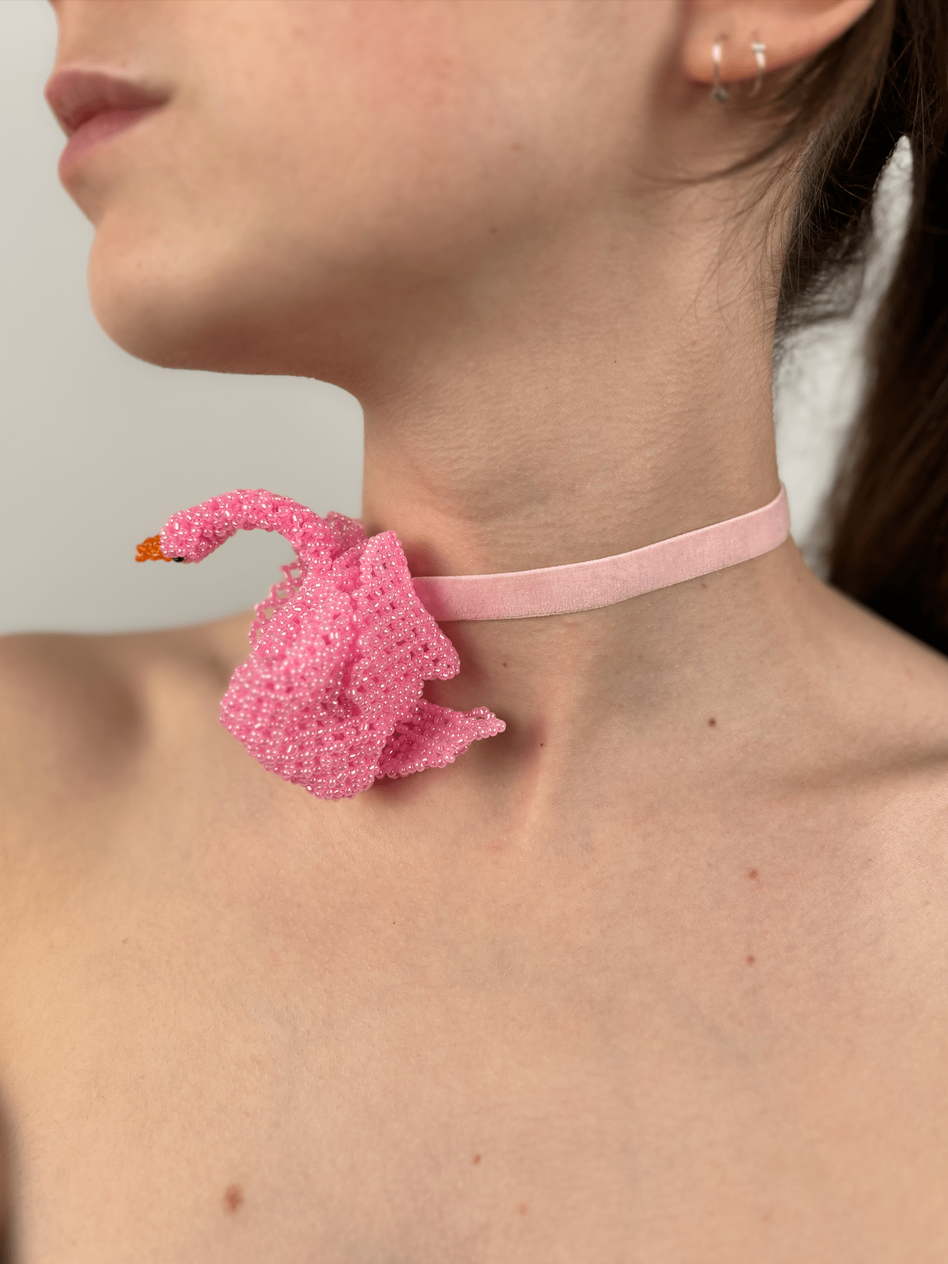 Swan choker Pink-Lou de Bètoly-APOC STORE
