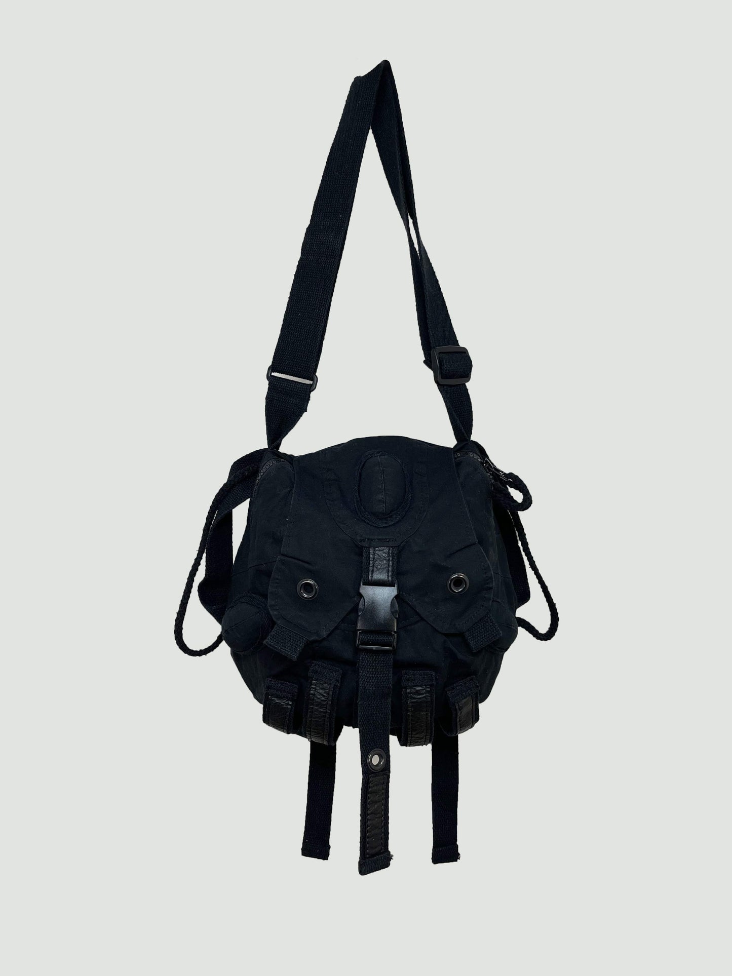 TAMEN - BLACK-ULYSSE POULIN-APOC STORE