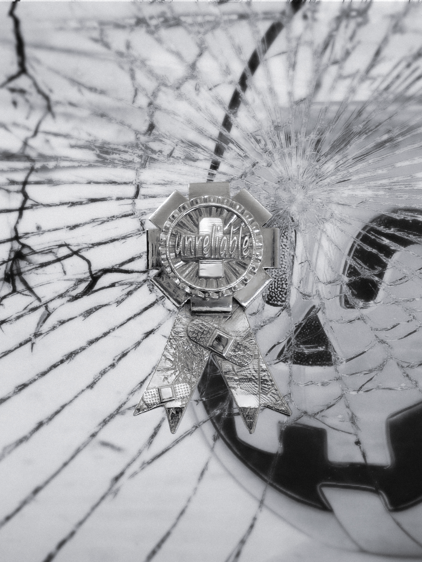 UNRELIABLE MEDAL RING-RAPHAEL EVERDEEN-APOC STORE