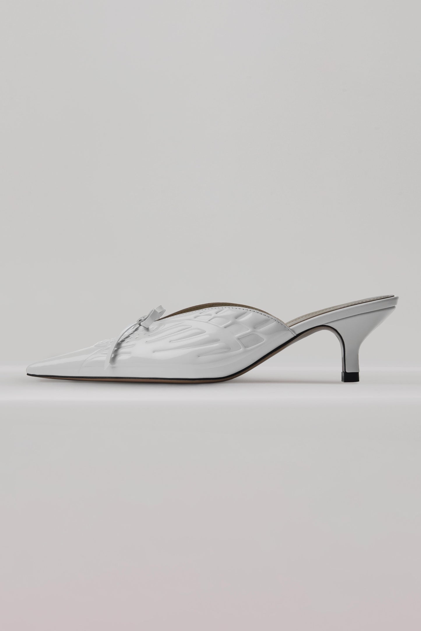 Victorian runner pumps white-Invasive Modification-APOC STORE