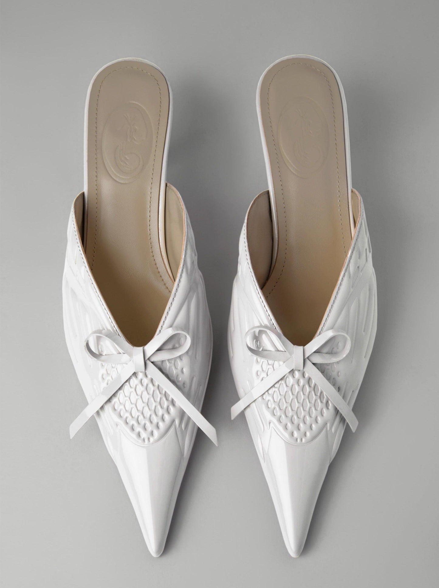 Victorian runner pumps white-Invasive Modification-APOC STORE