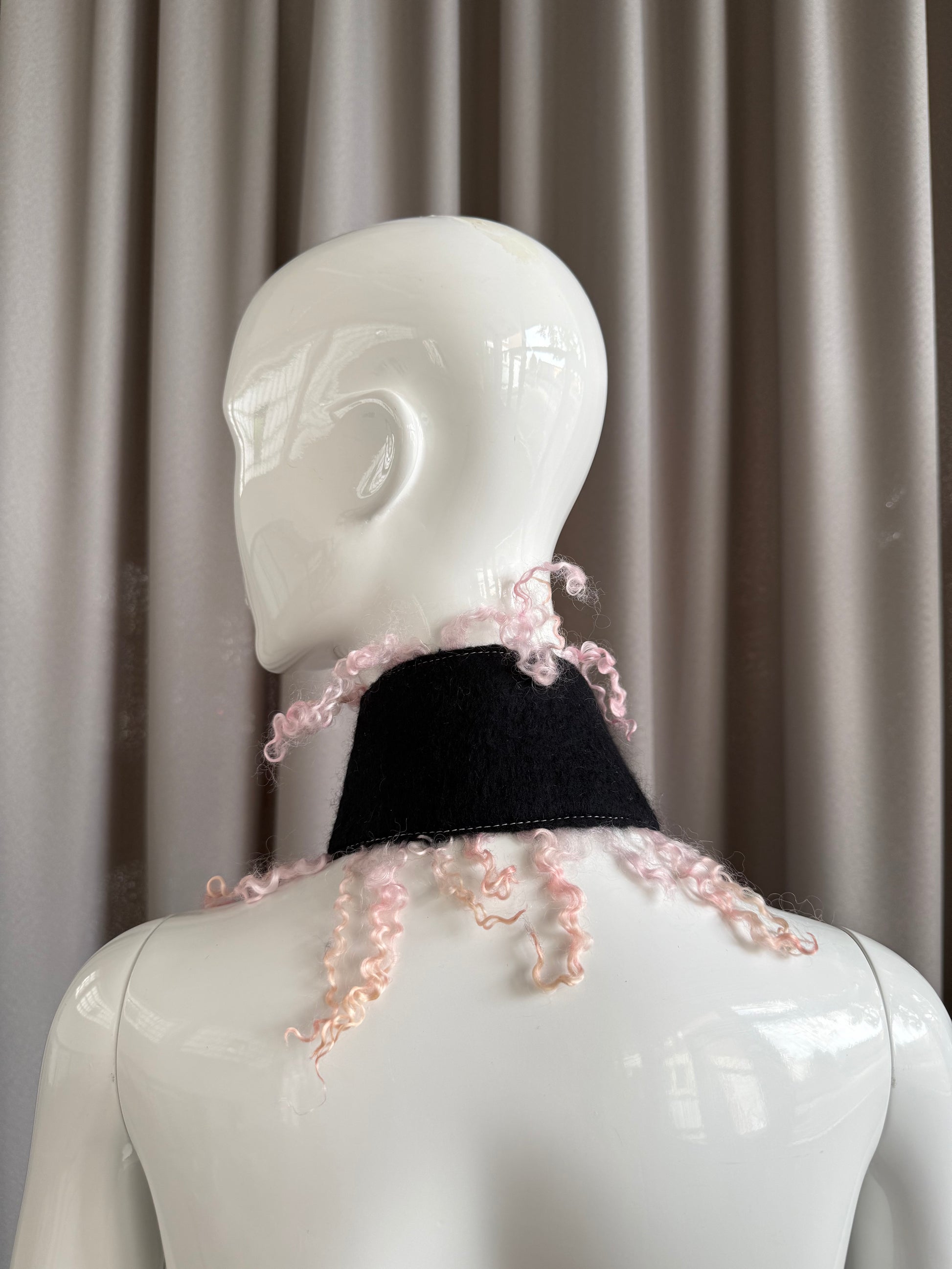 Felted Collar black/rose-TATi-APOC STORE