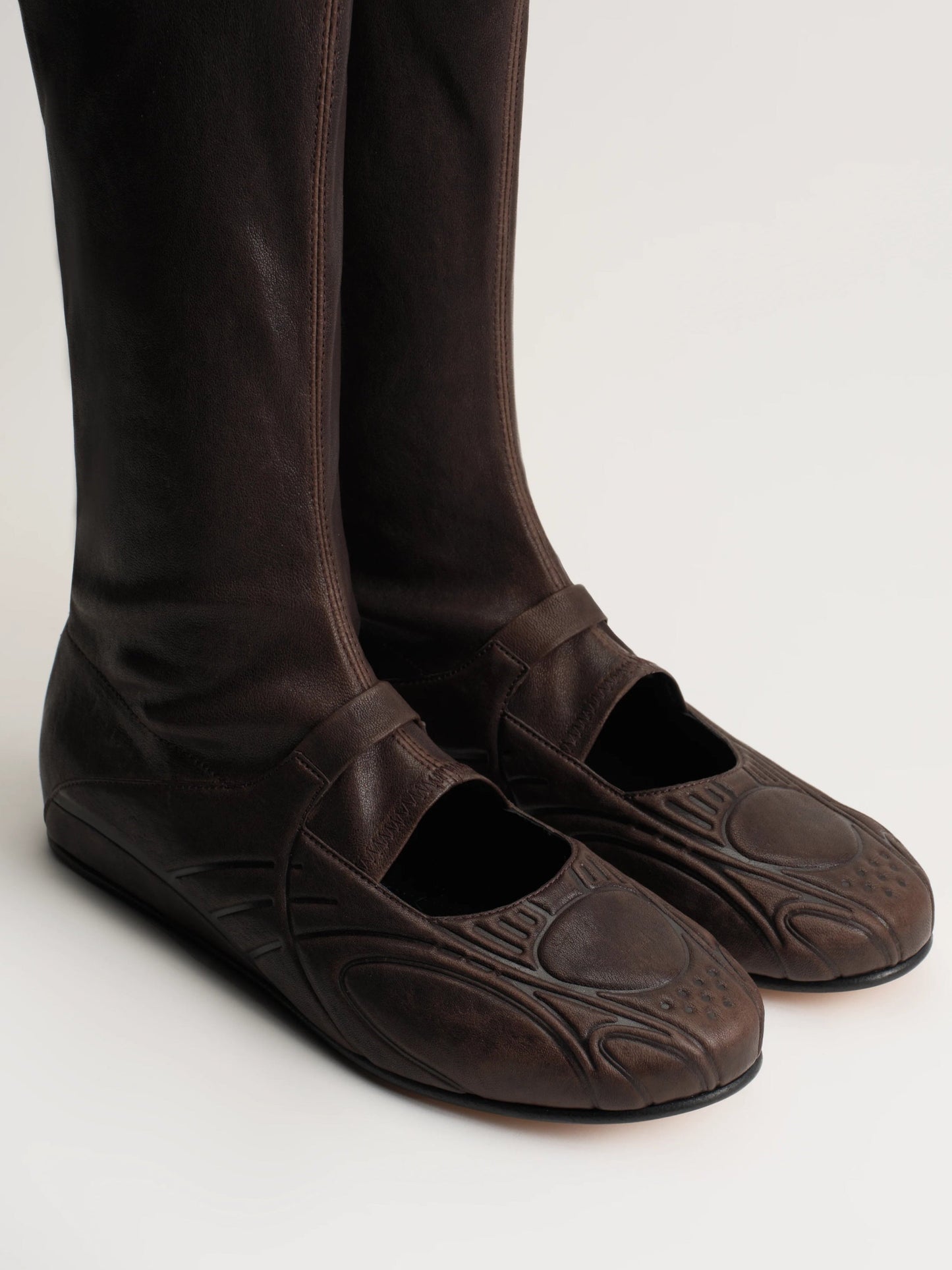 MARY JANE BOOTS BROWN-Invasive Modification-APOC STORE