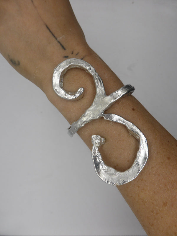 Anvor Medium Wrist Piece-Anniken Ovrebo-APOC STORE