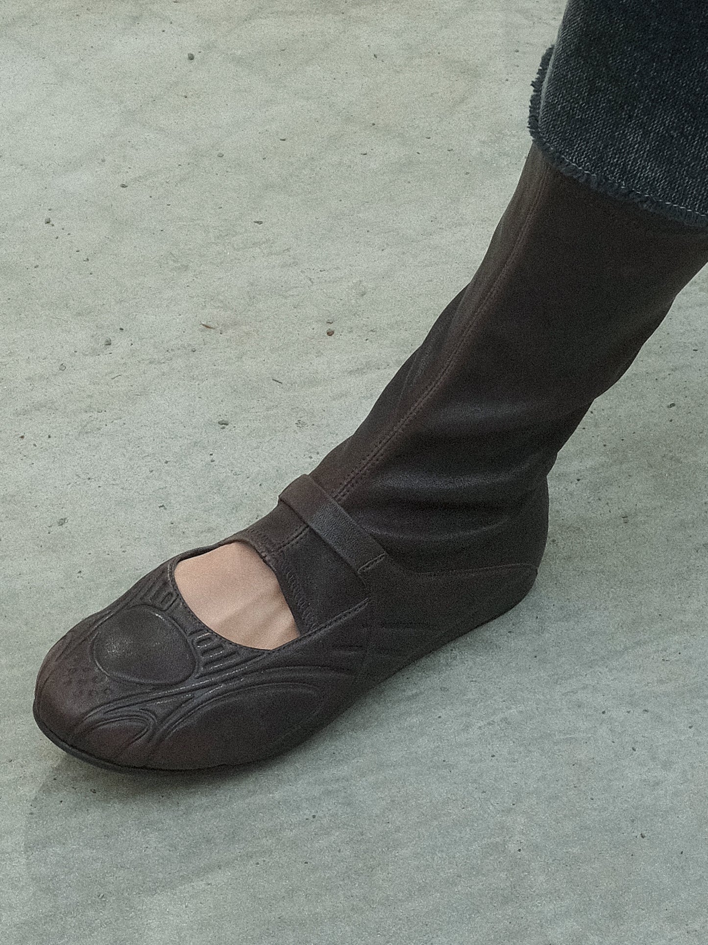 MARY JANE BOOTS BROWN-Invasive Modification-APOC STORE