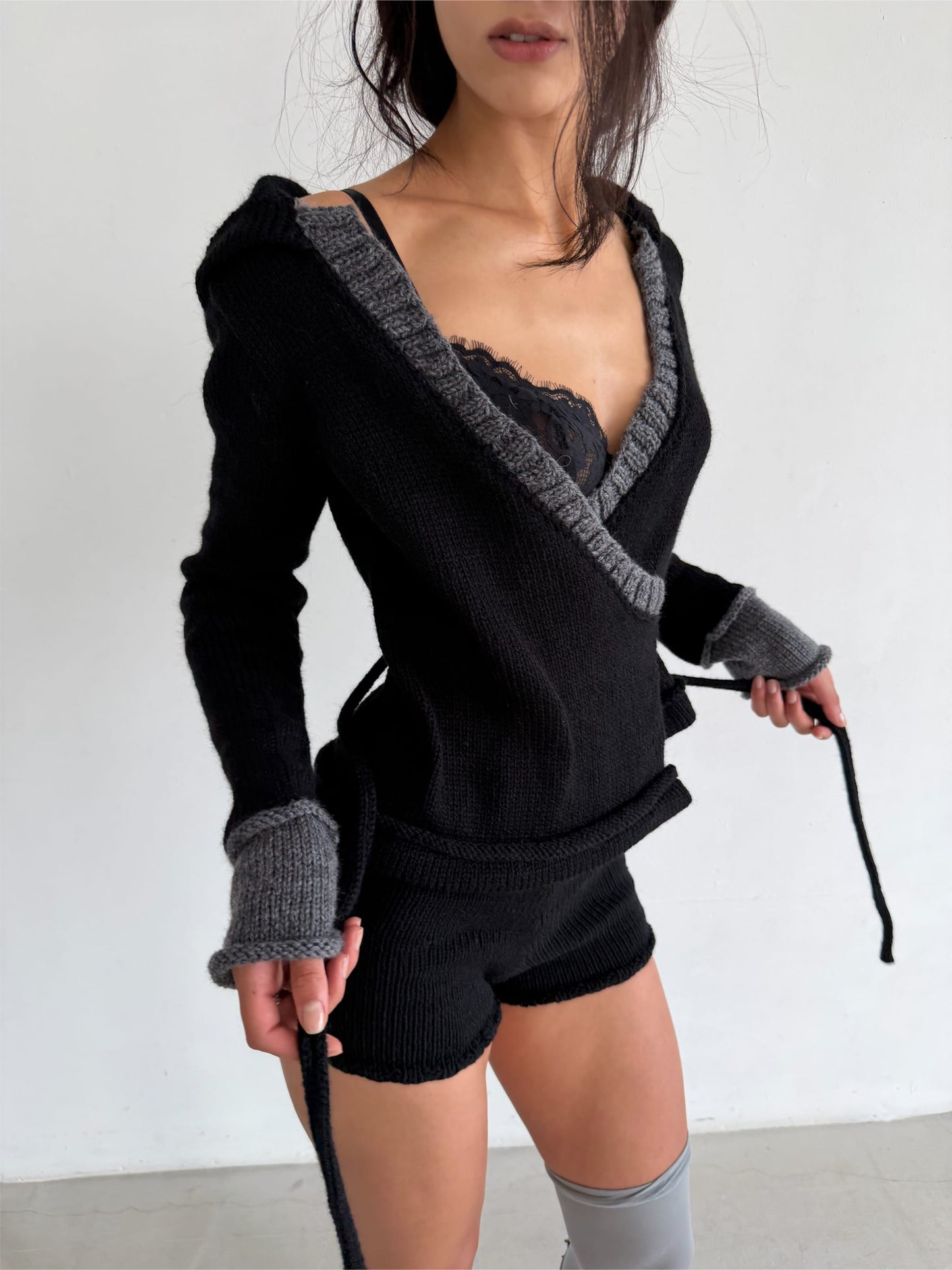 Cardigan “Embrace” Black-V4K-APOC STORE