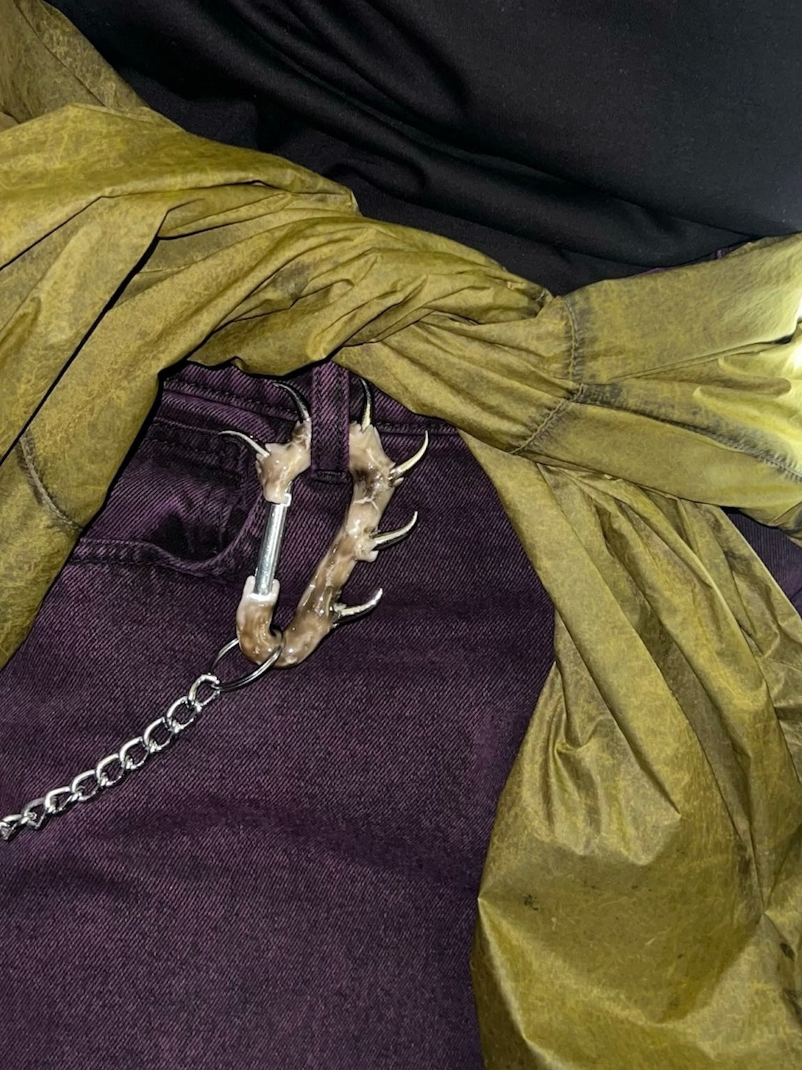 White carabiner keychain-CASPER DIY-APOC STORE