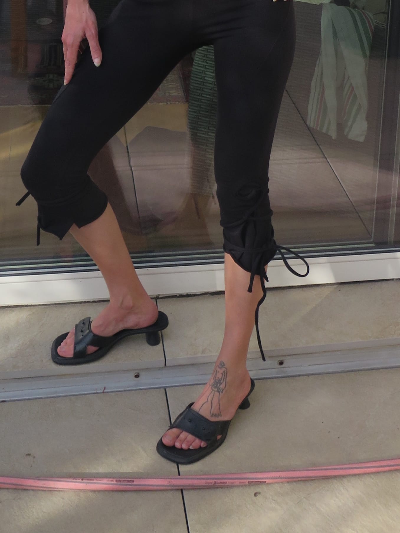 Clarita capri black-ATH-APOC STORE