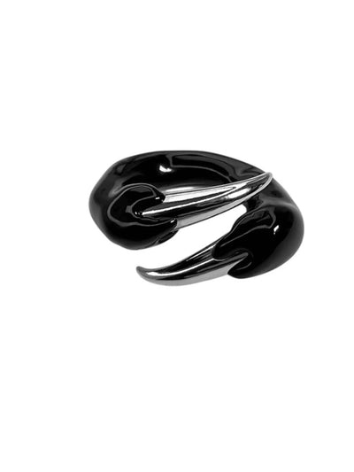 Black ring with spikes