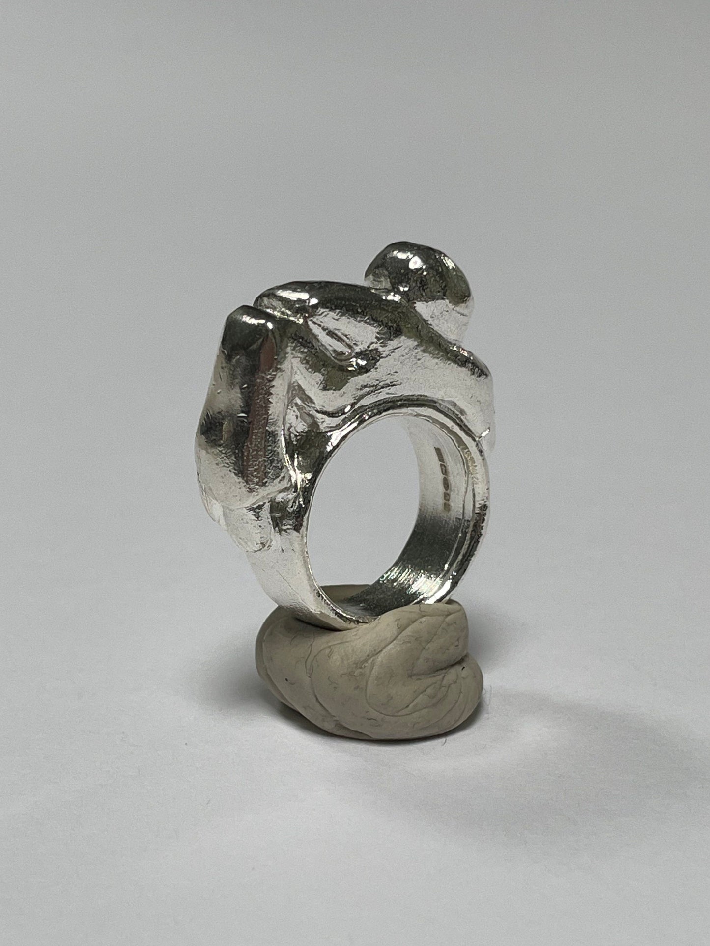 Fufluns Ring-WILLA / HILFREICH-APOC STORE