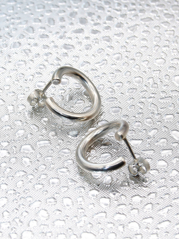 Vitra Twisted Hoops-Caroline Ohrt-APOC STORE