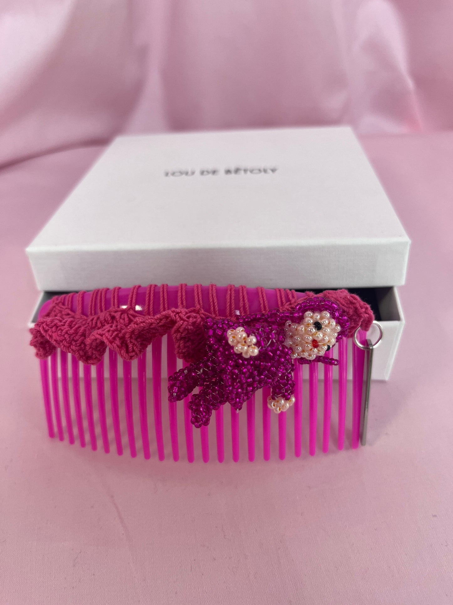 hair comb fuchsia-Lou de Bètoly-APOC STORE