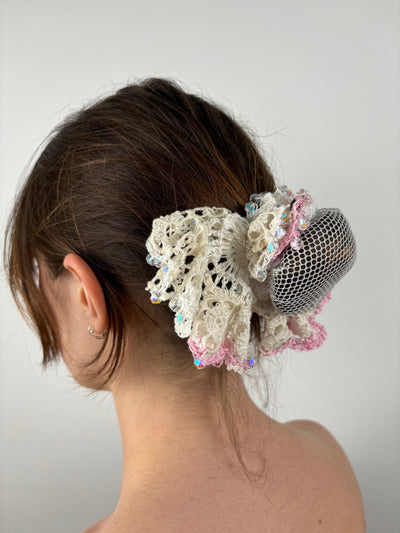 scrunchie white-Lou de Bètoly-APOC STORE