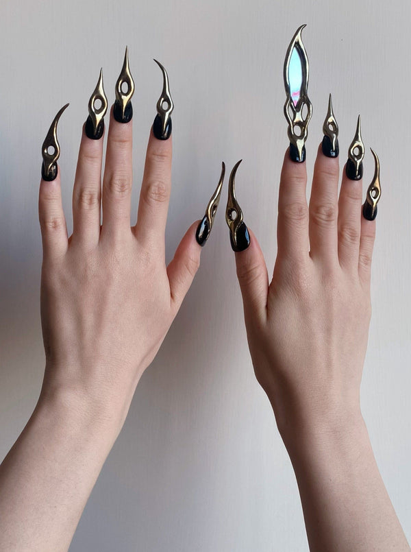 Narciss Gold Nail Set-Texto Dallas-APOC STORE