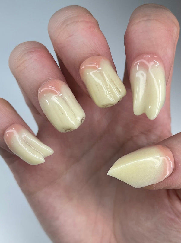 "TEETH WITH GUMS“-Raw Nails-APOC STORE