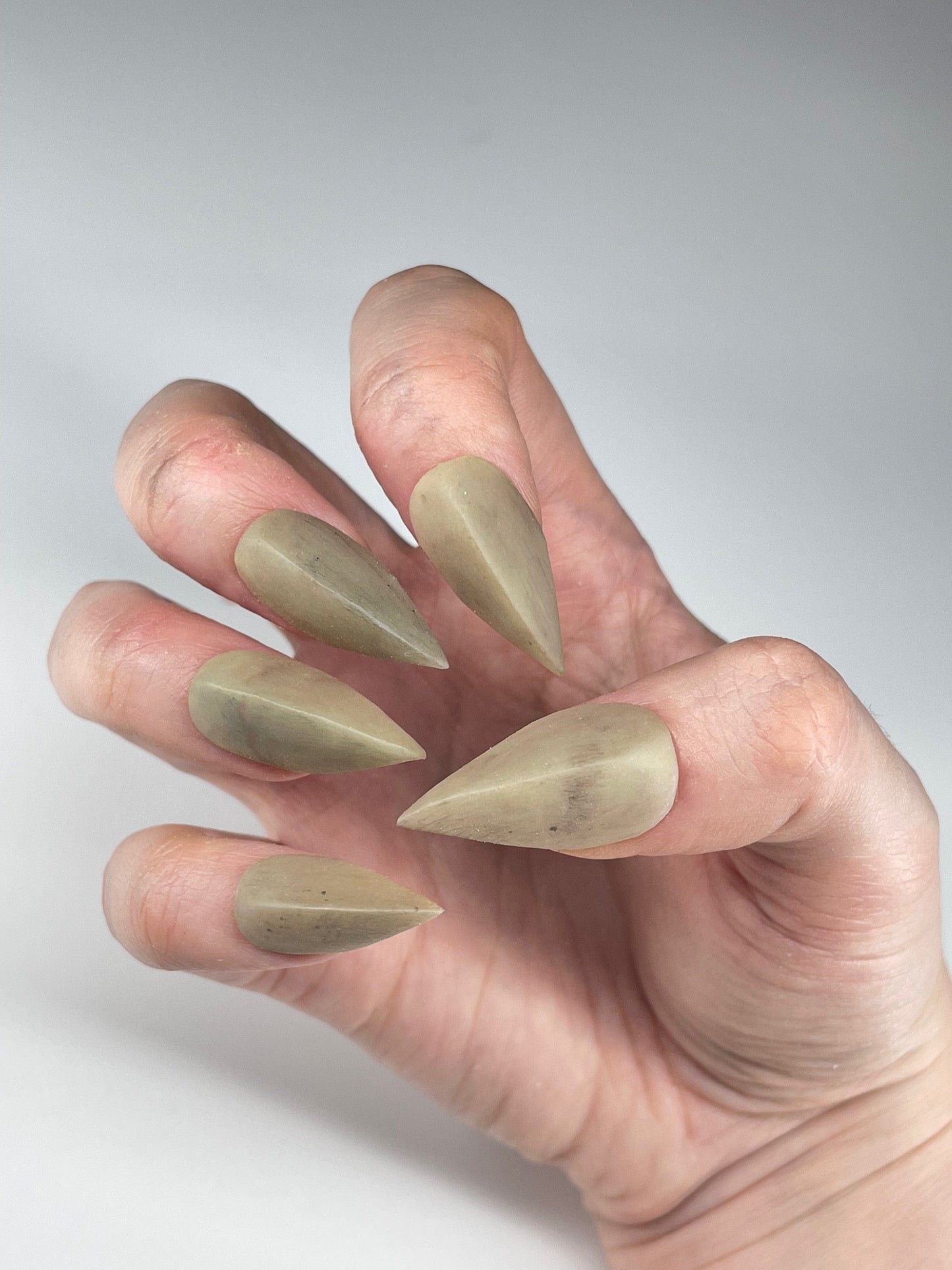 „CLAWS“-Raw Nails-APOC STORE