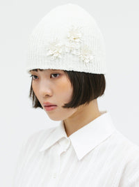 FLOWER PATCH BEANIE WHITE-SAENGIN STUDIOS-APOC STORE