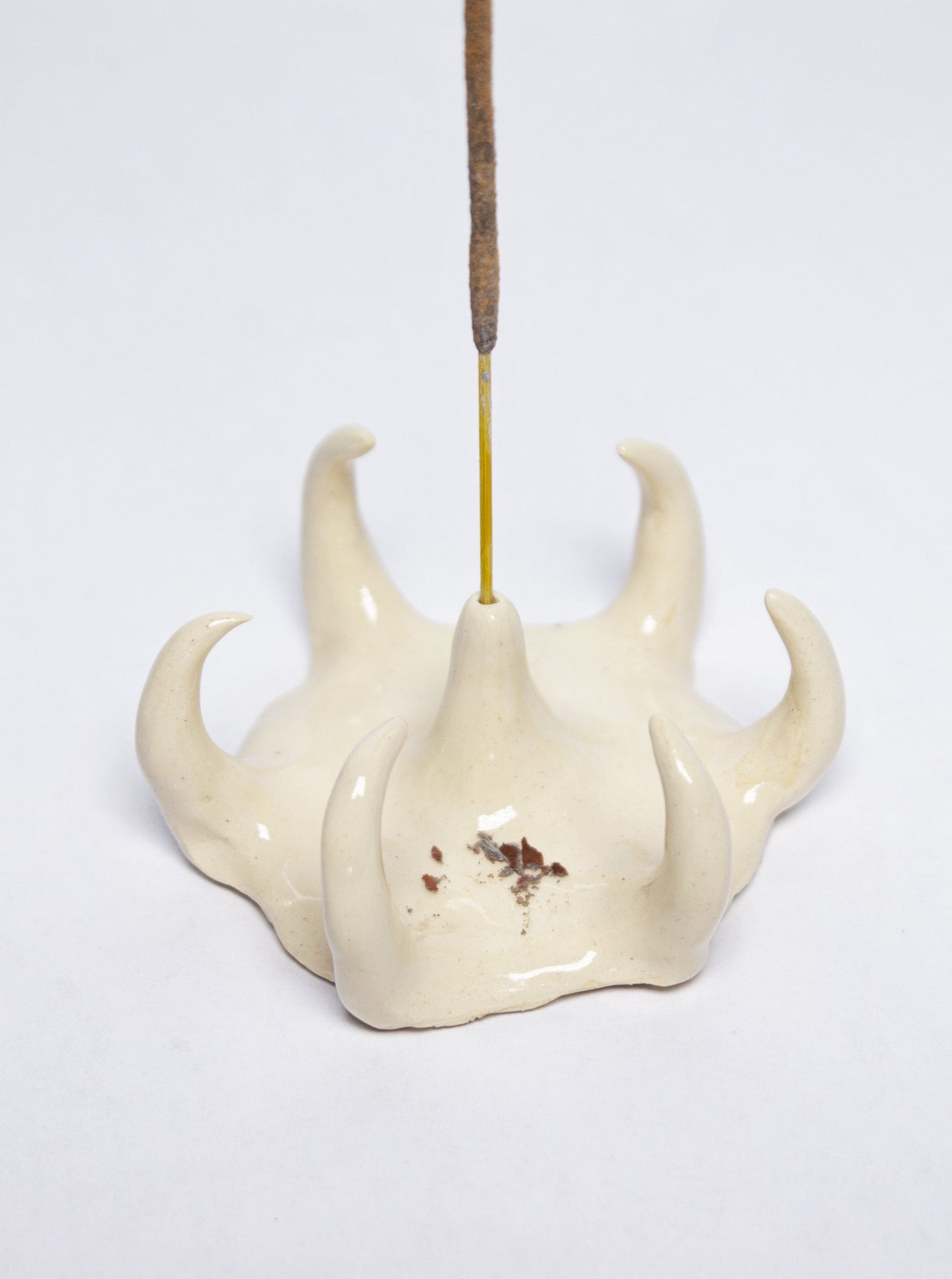 Beige round incense holder 5-Cléo SJölander-APOC STORE