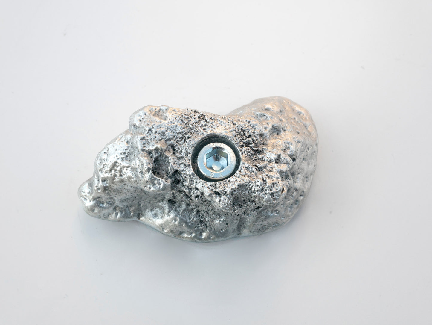 Set of 6 Aluminum Climbing Holds 1-Elissa Lacoste-APOC STORE