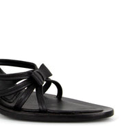 Susi Black-CRUDA-APOC STORE