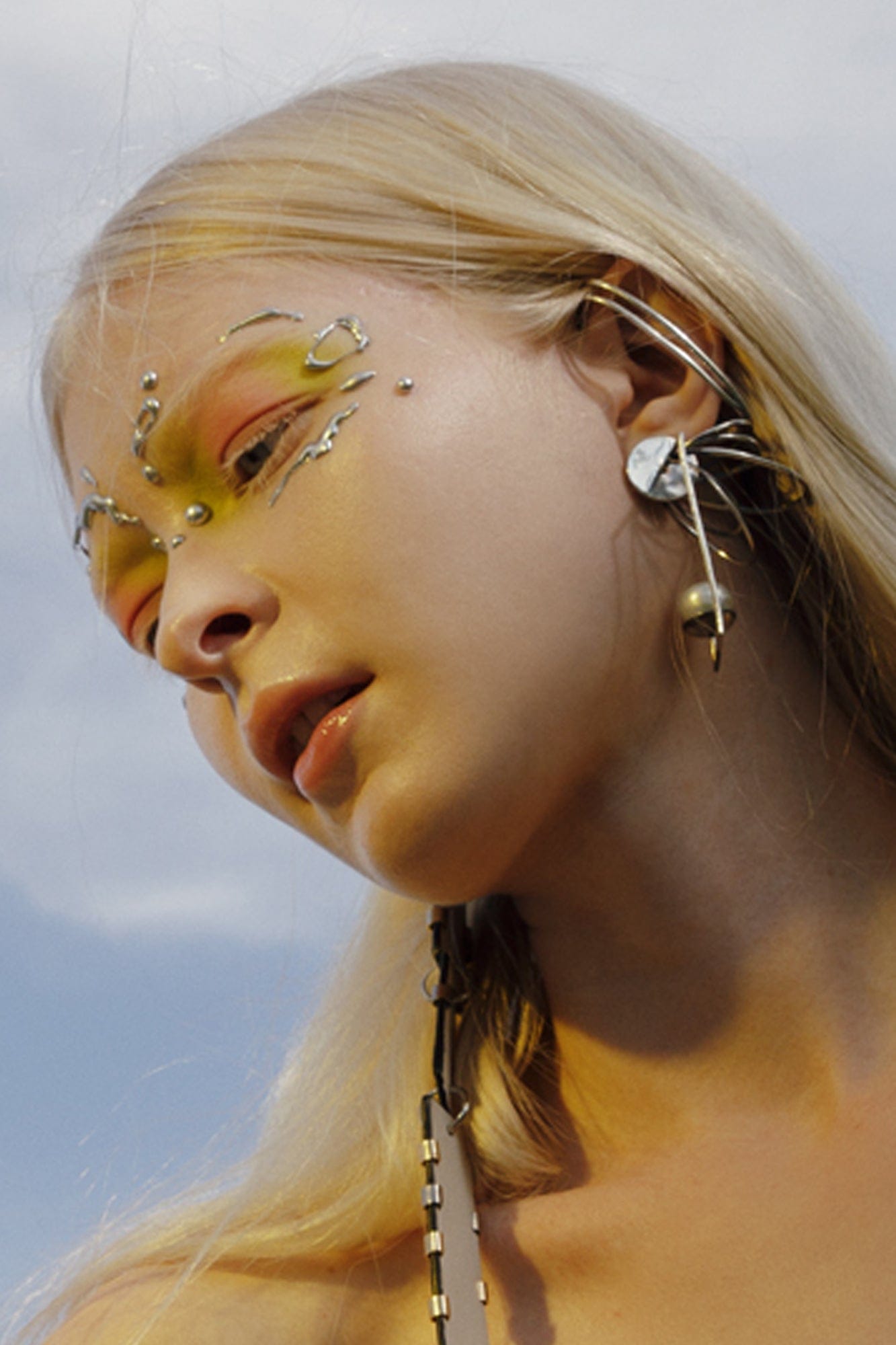 Earcuff eir pearl-anGostura-APOC STORE