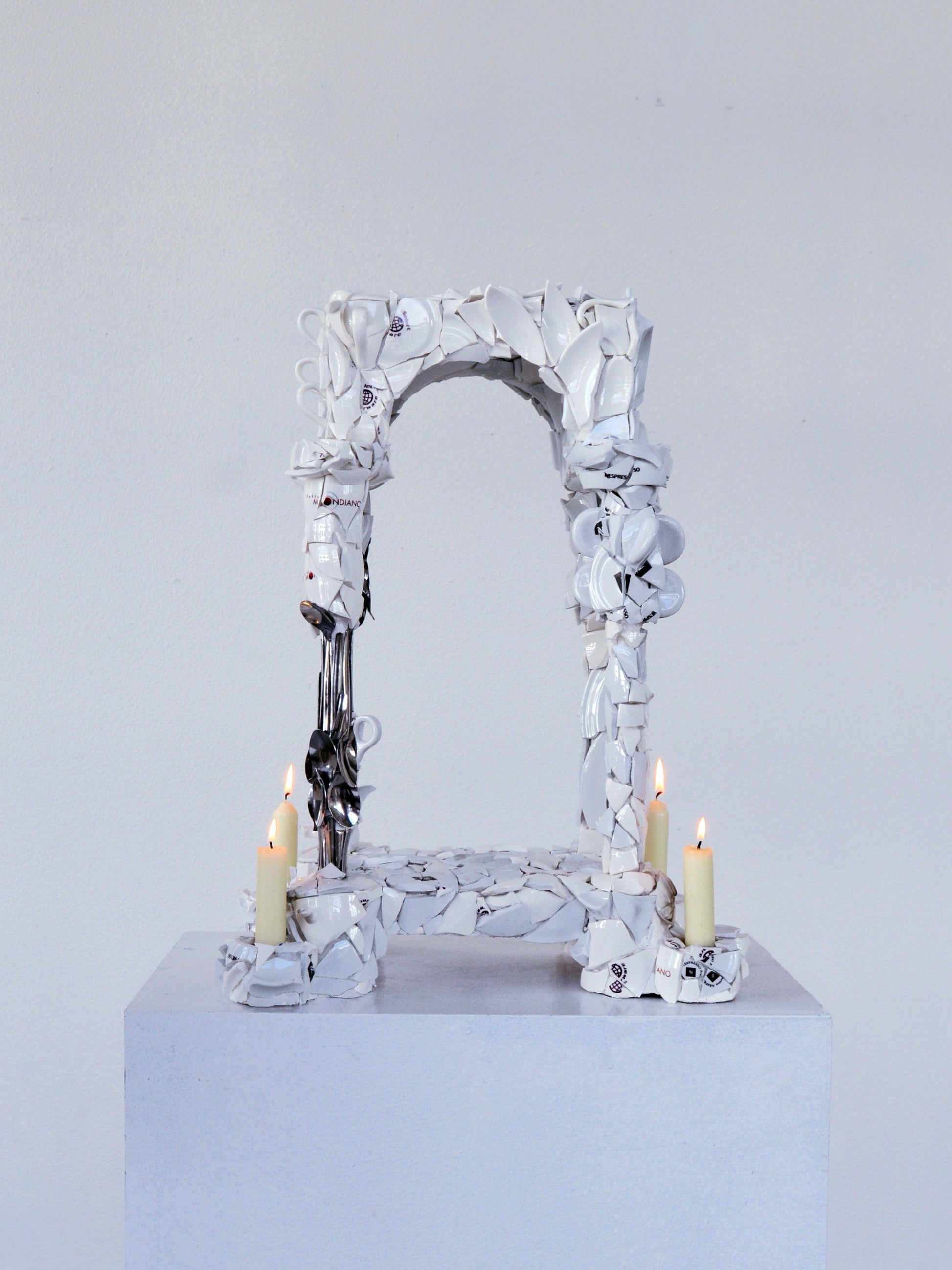 Post-icon Crack-Teresa Fernández-Pello-APOC STORE