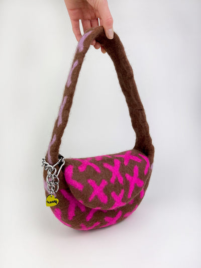 Milk Choc Saddle Kisses Bag-Carboot-APOC STORE