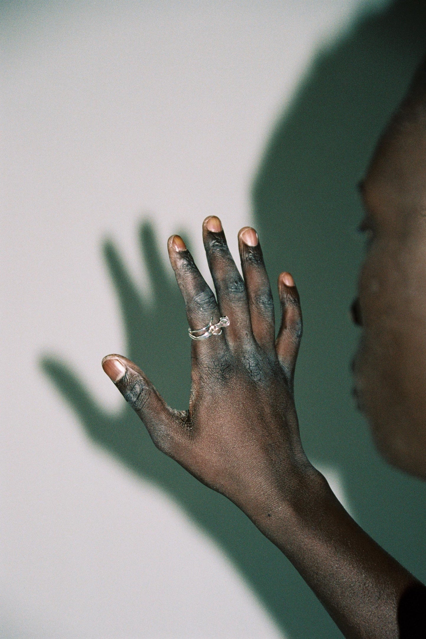 Green Fluorite Spiral Shirt Ring 002-Karmuel Young-APOC STORE