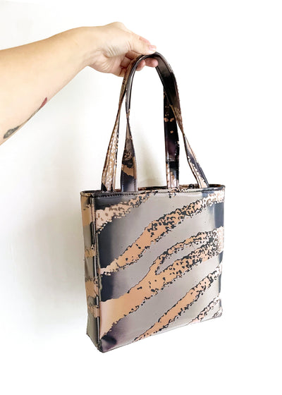 Colour-Changing Tiger Tote-Leeann Huang-APOC STORE